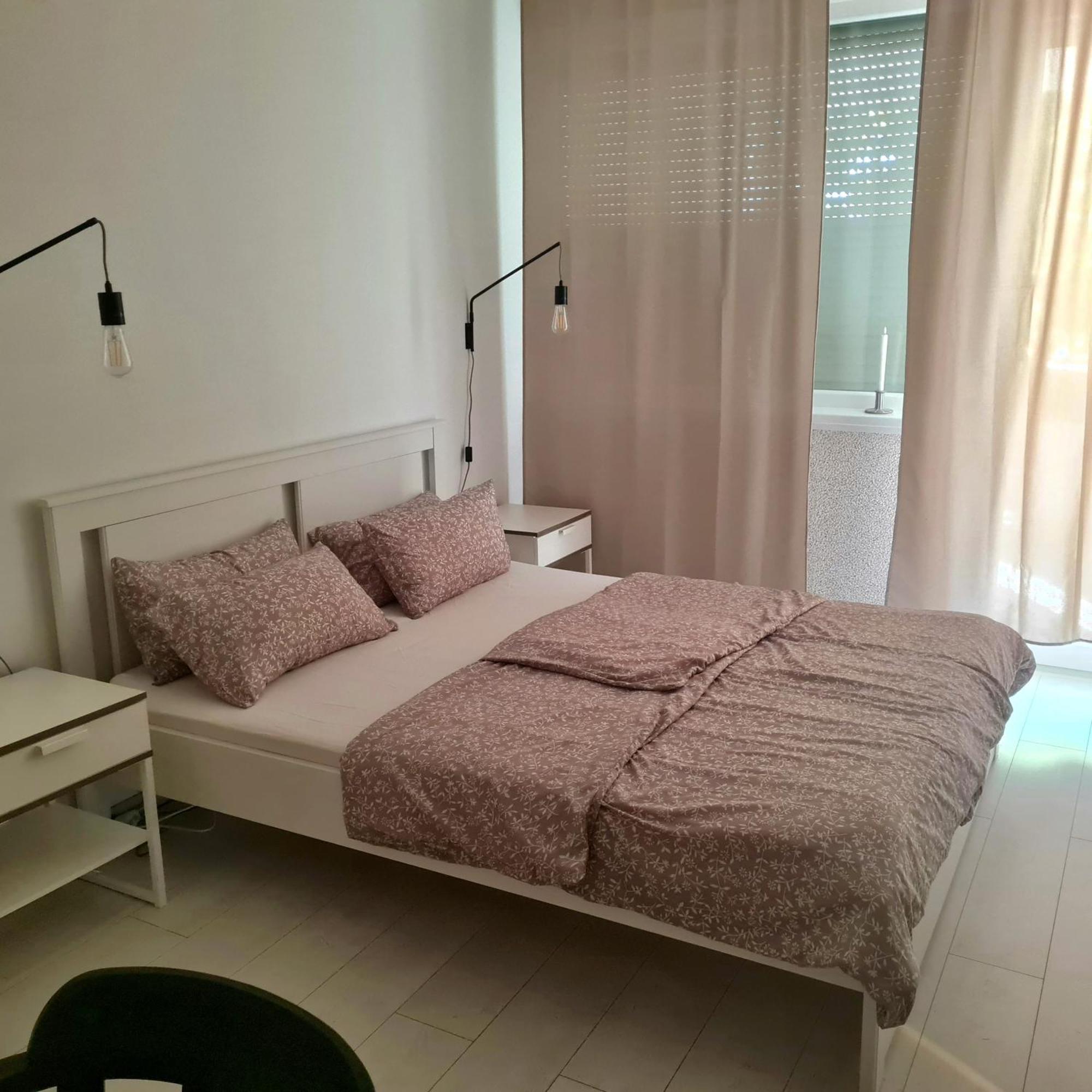 Come.In Kiskunfelegyhaza Bagian luar foto
